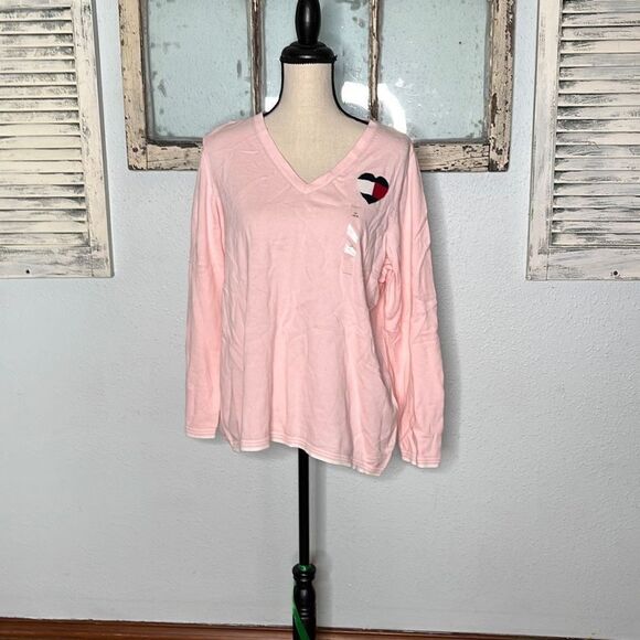 Tommy Hilfiger Womens Knitted Ivy Sweater Heart Patch V-Neck Pink Size 1X NWT - Picture 1 of 10